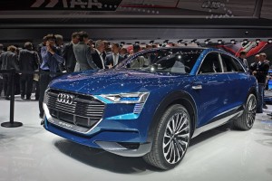 AUDI сразила автовладельцев мощным электрокроссовером E-Tron