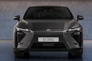 Новый Lexus ES 2025 года будет заряжаться всего за 30 минут!
