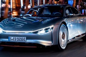Солнечная краска от Mercedes даст до +14 000 км в год
