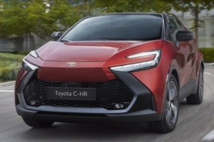 Представлена новая версия кроссовера Toyota C-HR