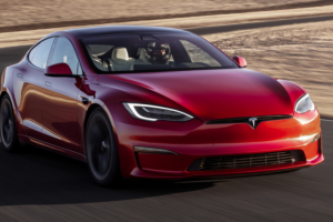 Tesla решила обновить лифтбек Model S